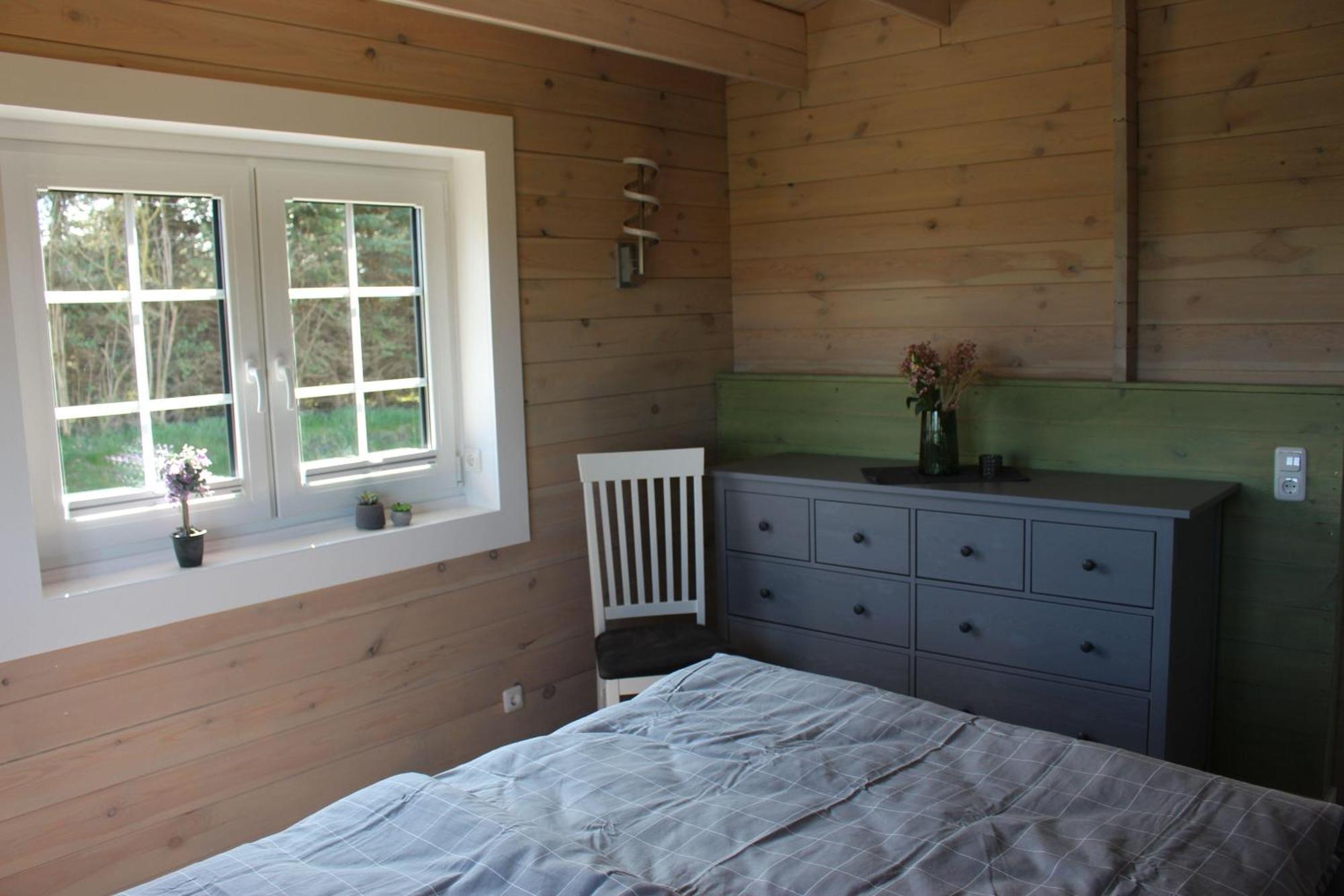 Idyllisches-Blockbohlenhaus-Mit-Eigenem-Garten-Und-Sauna-Zum-Wohlfuehlen Martensrade Exteriör bild