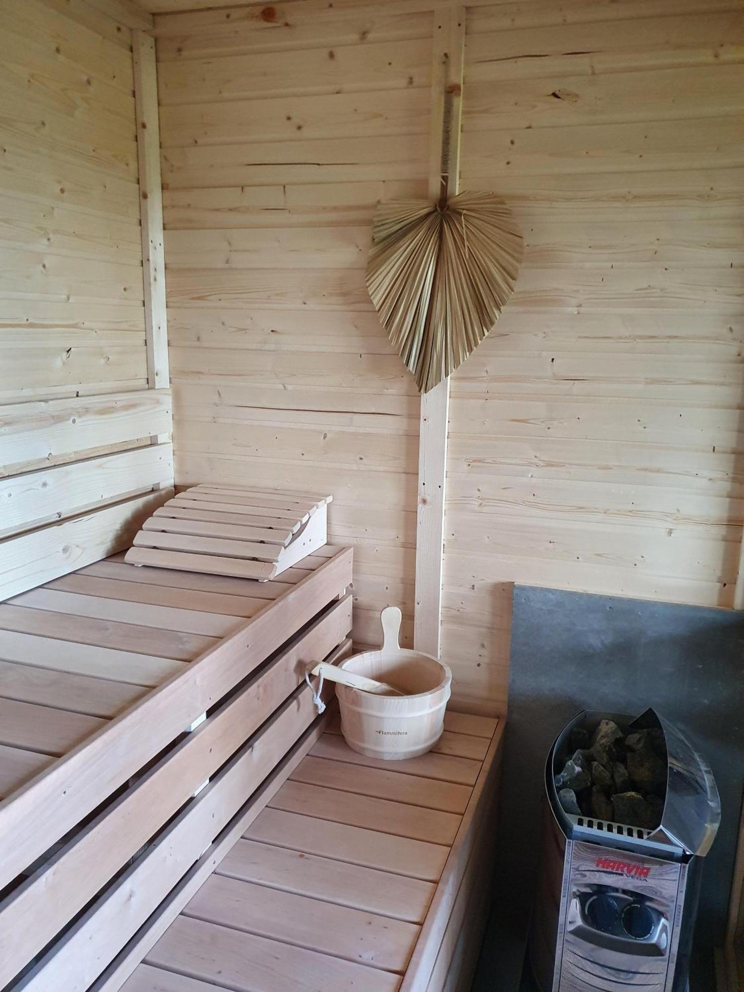 Idyllisches-Blockbohlenhaus-Mit-Eigenem-Garten-Und-Sauna-Zum-Wohlfuehlen Martensrade Exteriör bild
